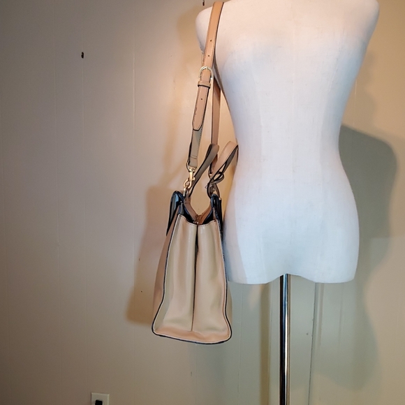Kate Spade Saturday Tan Leather Shoulder Bag - Picture 5 of 8